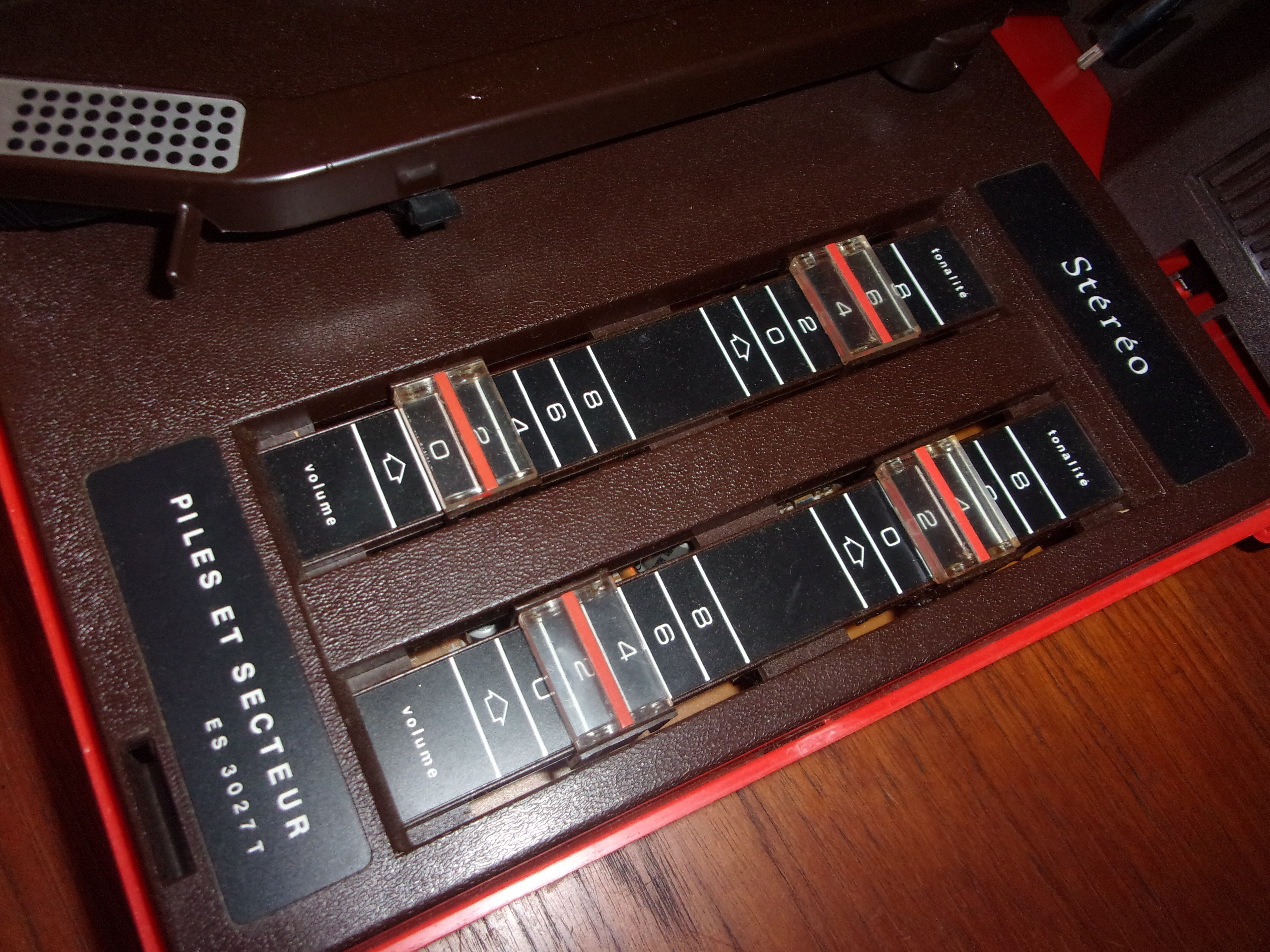 electrophone turns battery discs orange sector 1970