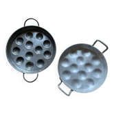 Set of 2 metal snail dishes
