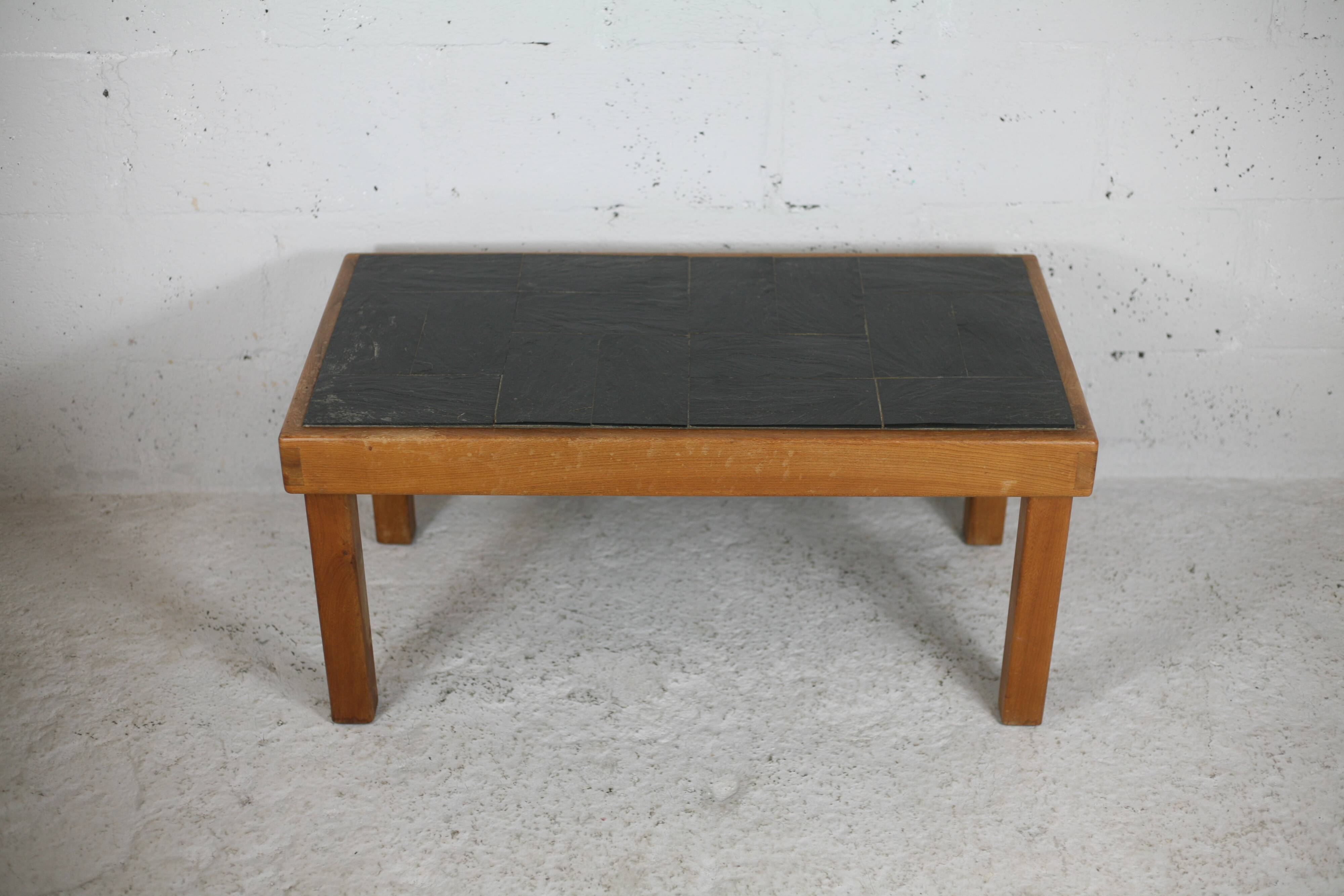 Ensemble de 4 chaises et table basse Maison Regain, France, circa 1970