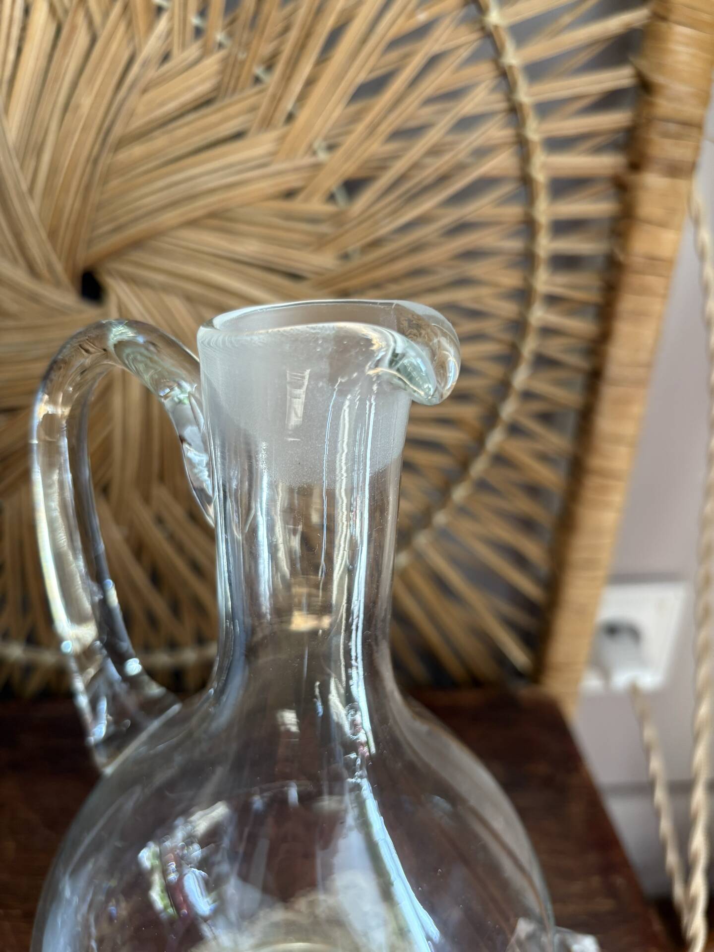 Ancienne carafe en cristal à décanter à vin