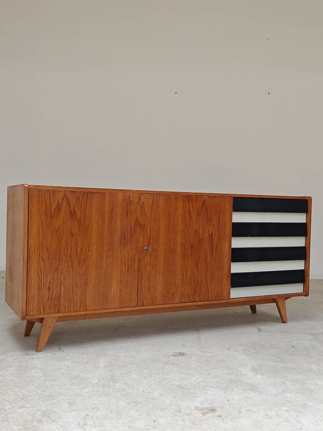 Enfilade U 460 black and white Jiri Jiroutek for Interiér Praha 1960