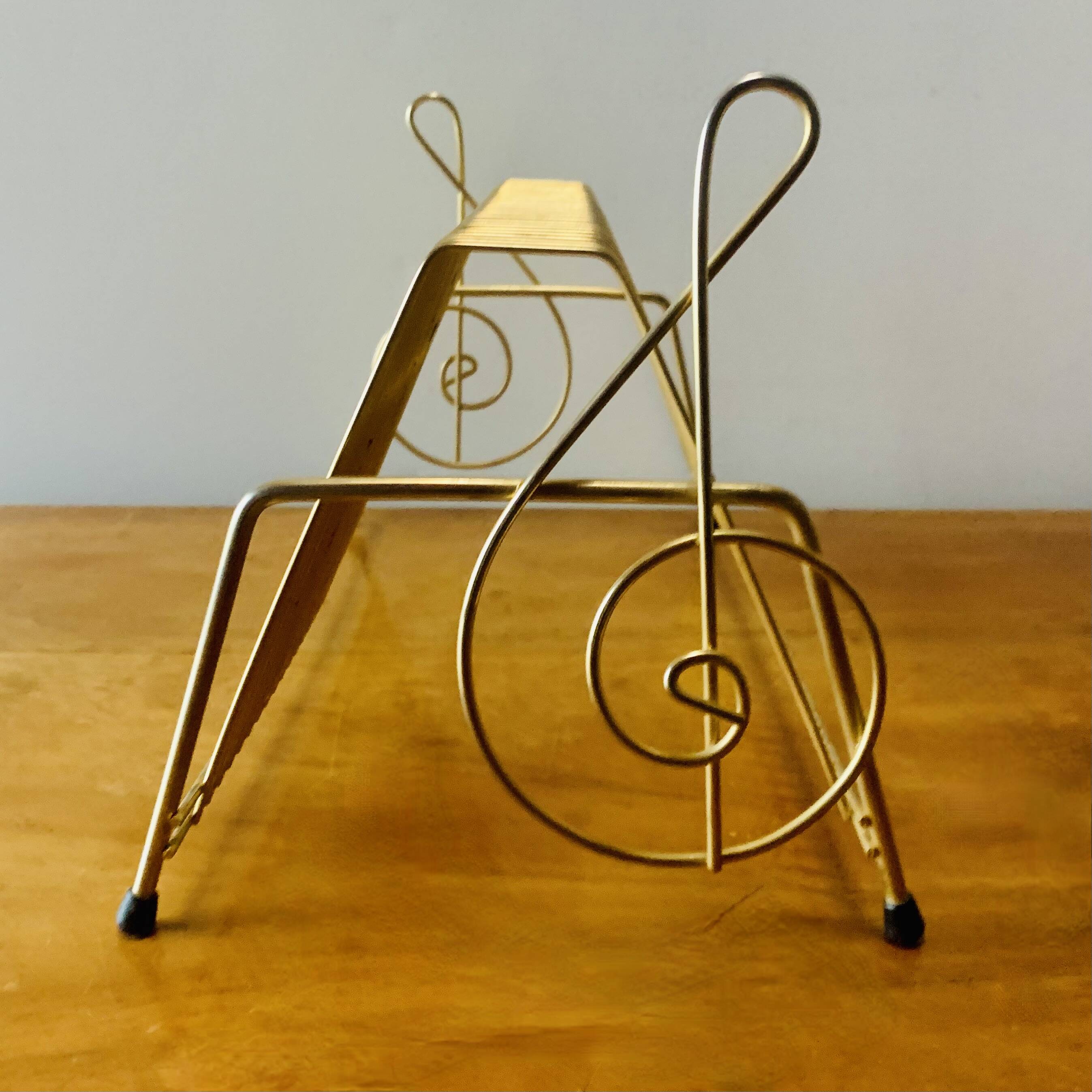 Vintage record holder in gold metal - for 50 vinyls