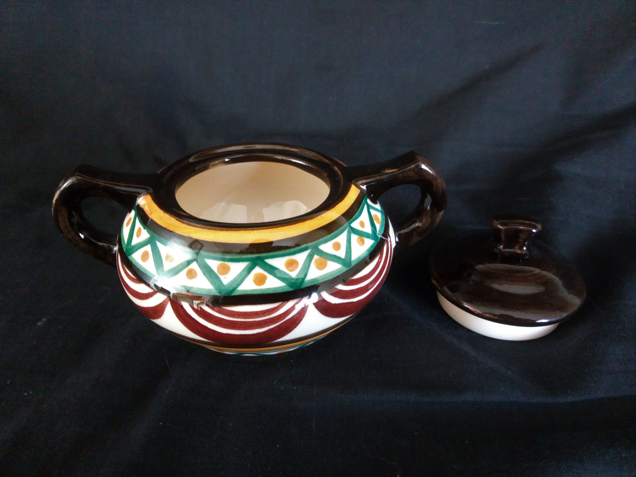 Art deco coffee service in St. Jean de Bretagne earthenware, hand painted (15 pieces)