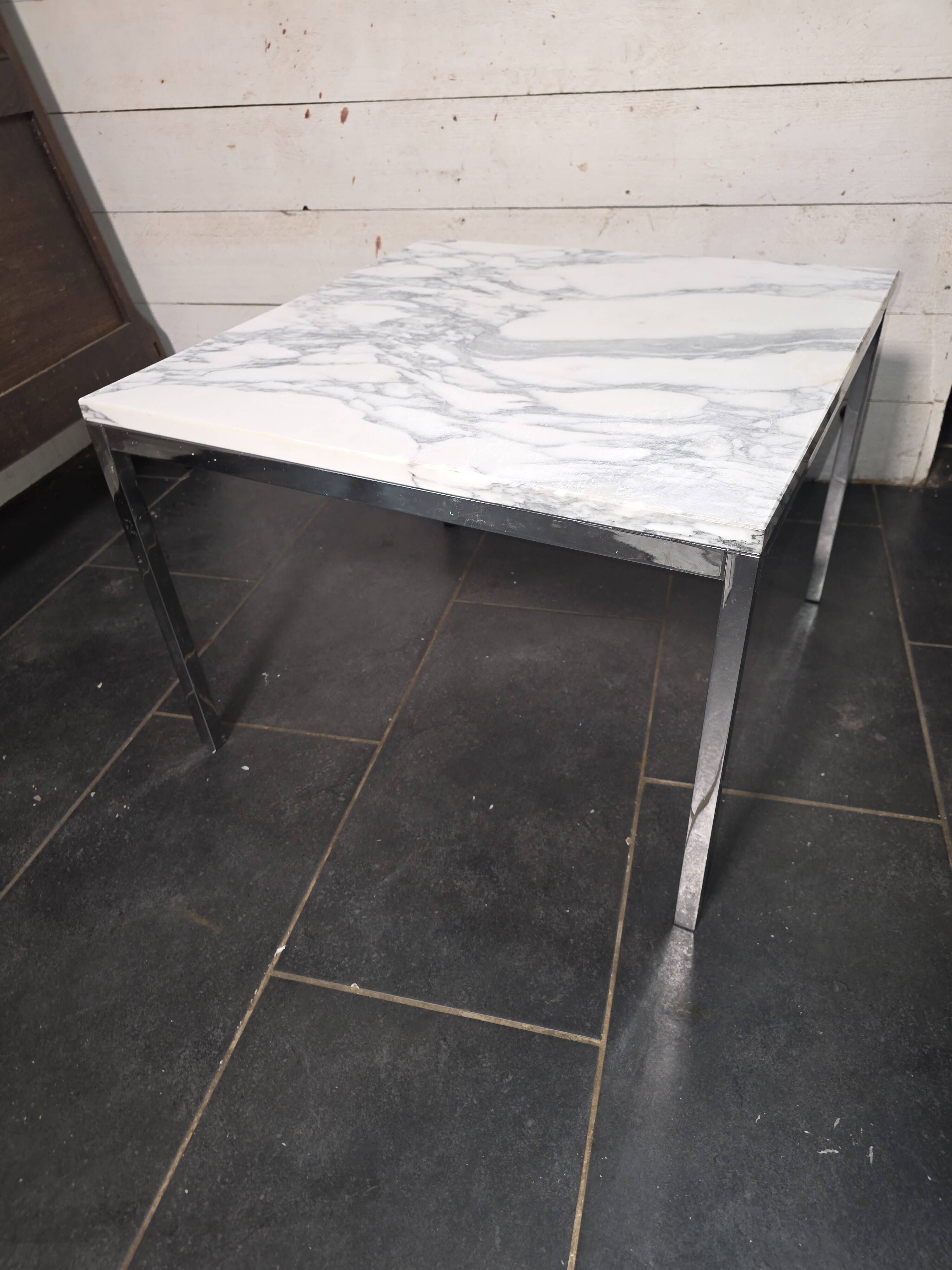 Table basse Roche Bobois en métal chromé dessus marbre,  1970