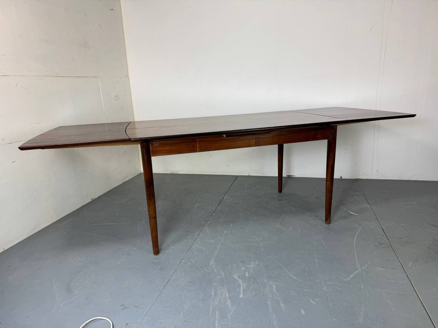 Vintage Danish Design Mid Century Modernist Rosewood extendable Rosewo