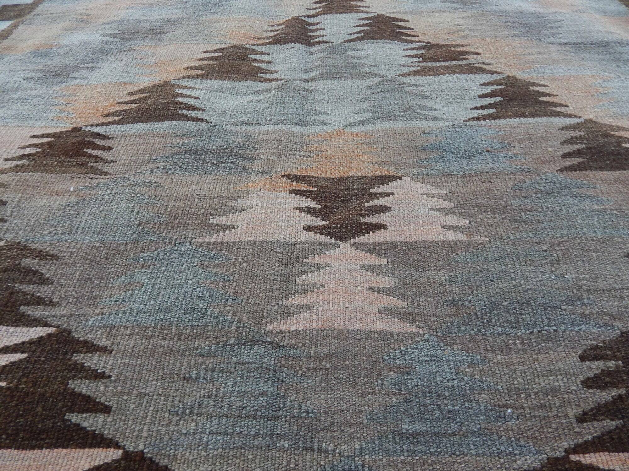 Vintage Turkish kilim handwoven 142x284 cm