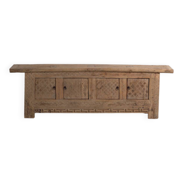 Buffet bas ancien sculpté en bois de pin – Chine, circa 1900