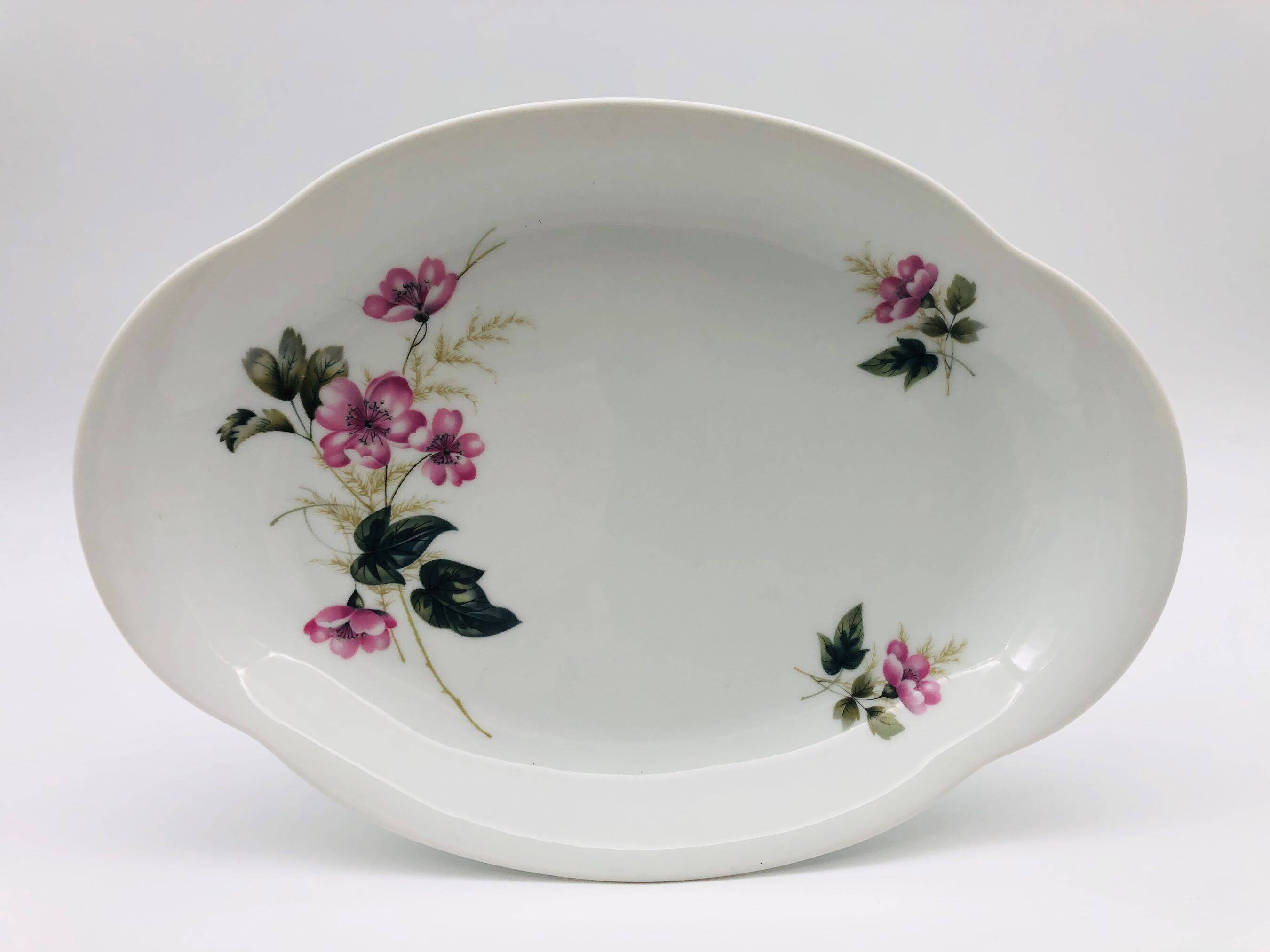 Oval serving dish in Limoges porcelain, Chastagner