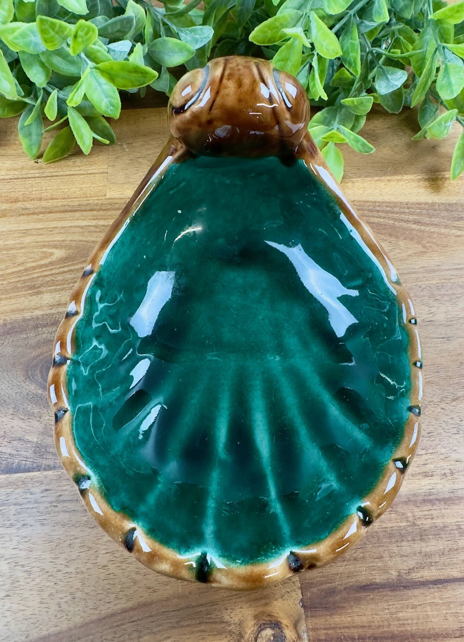 Decorative ceramic catchall in leaf shape – vintage
