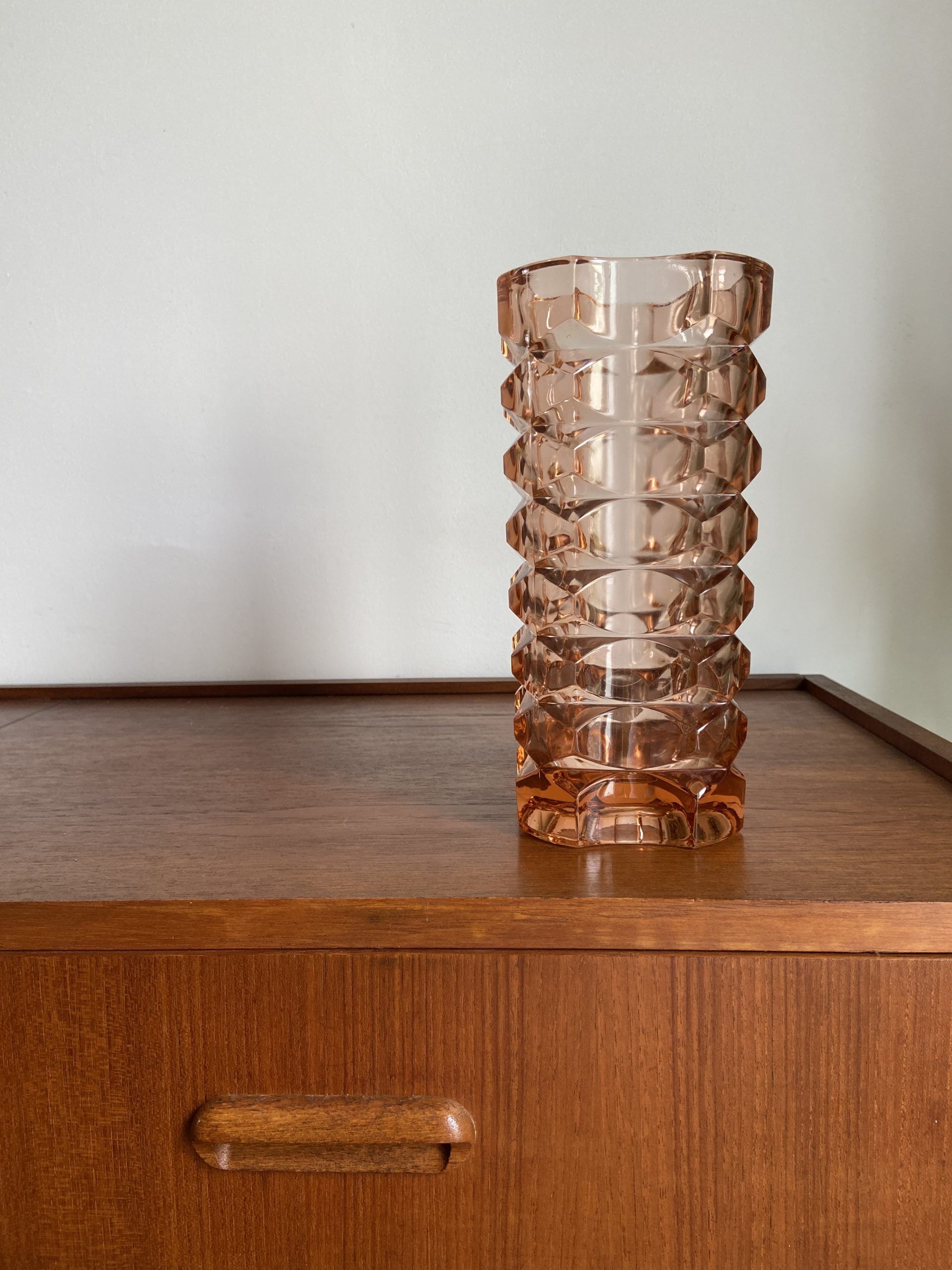 Windsor rose vase by jg. durand for luminarc