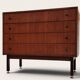 Armoire à tiroirs du milieu du siècle
