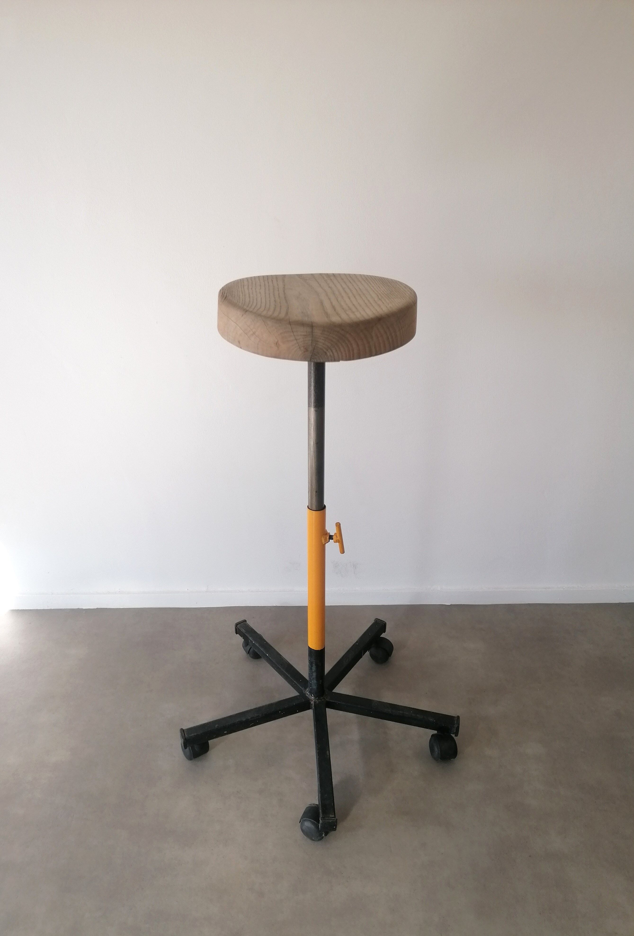 Former workshop stool - Wood and metal - Workers' manufacturing - On wheels - 1980