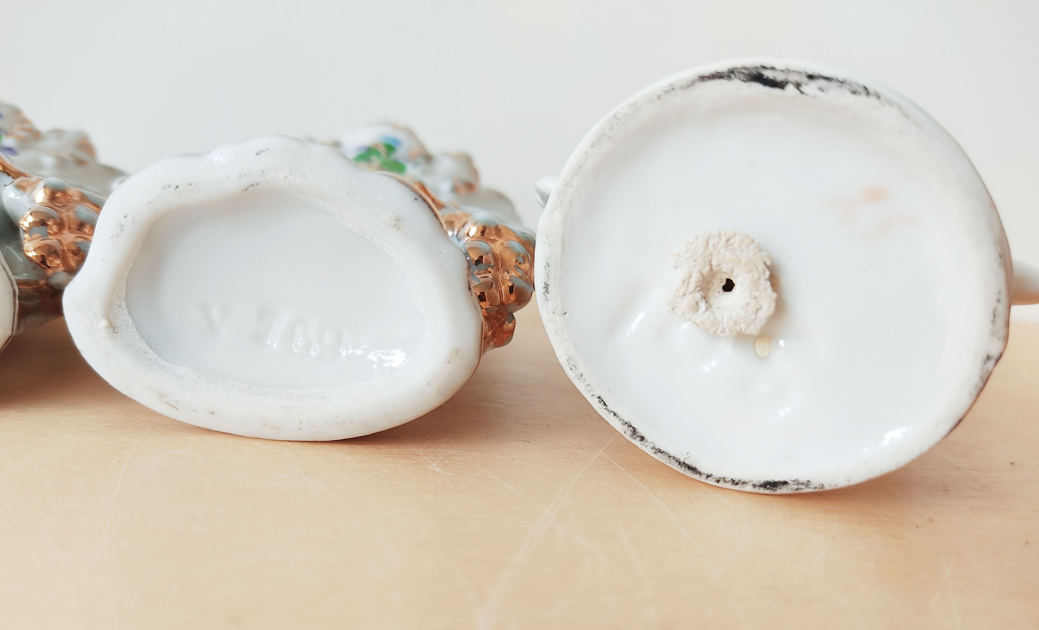 Set of 4 porcelain wedding vases