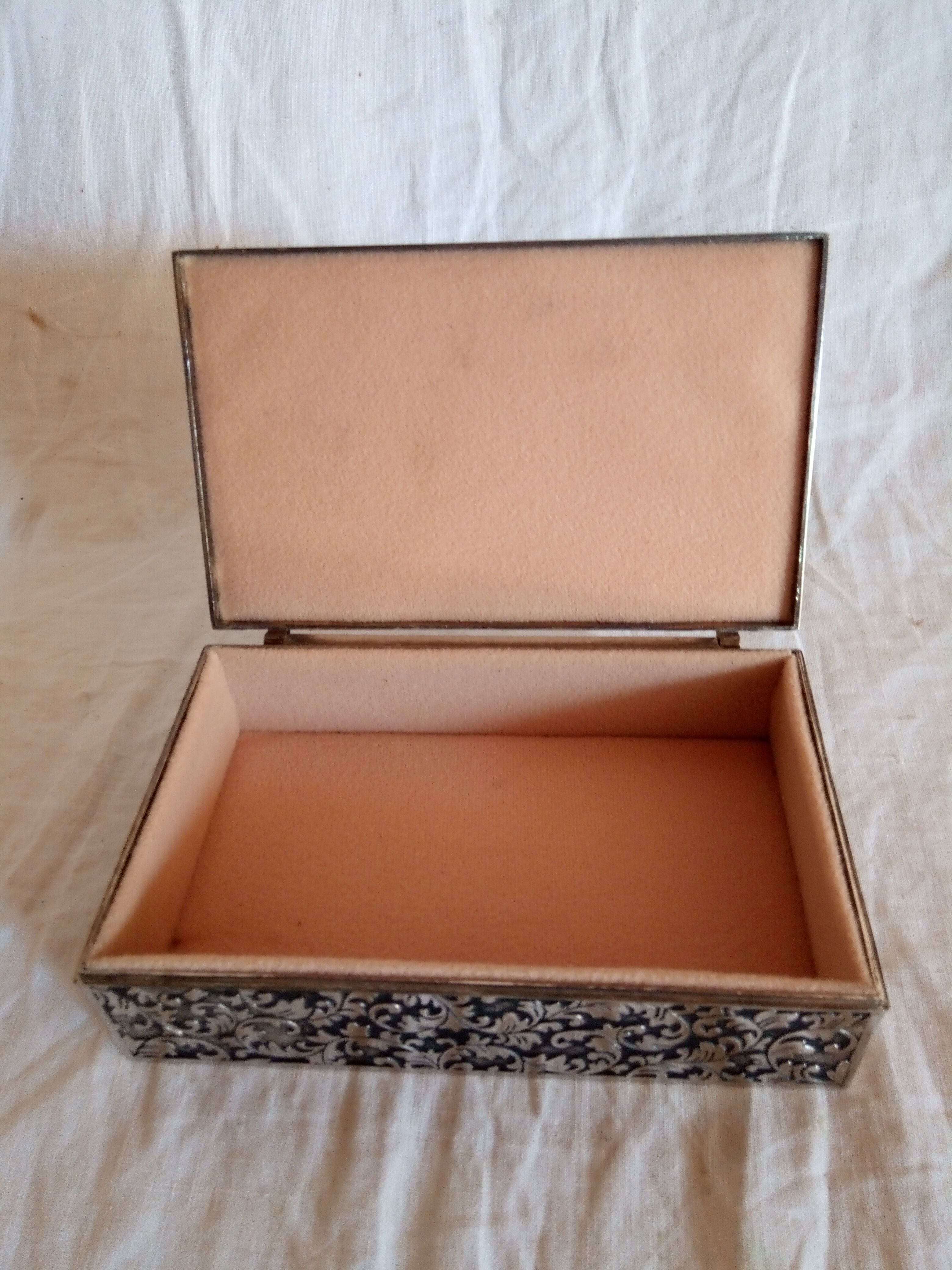 Silver metal jewelry box from the 50s