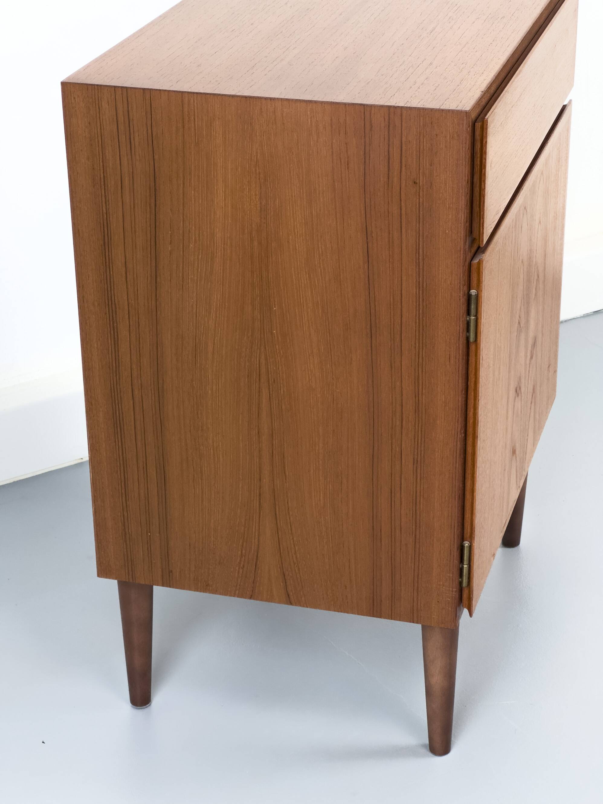 Armoire en teck avec tiroir d'Omann Jun, années 1960