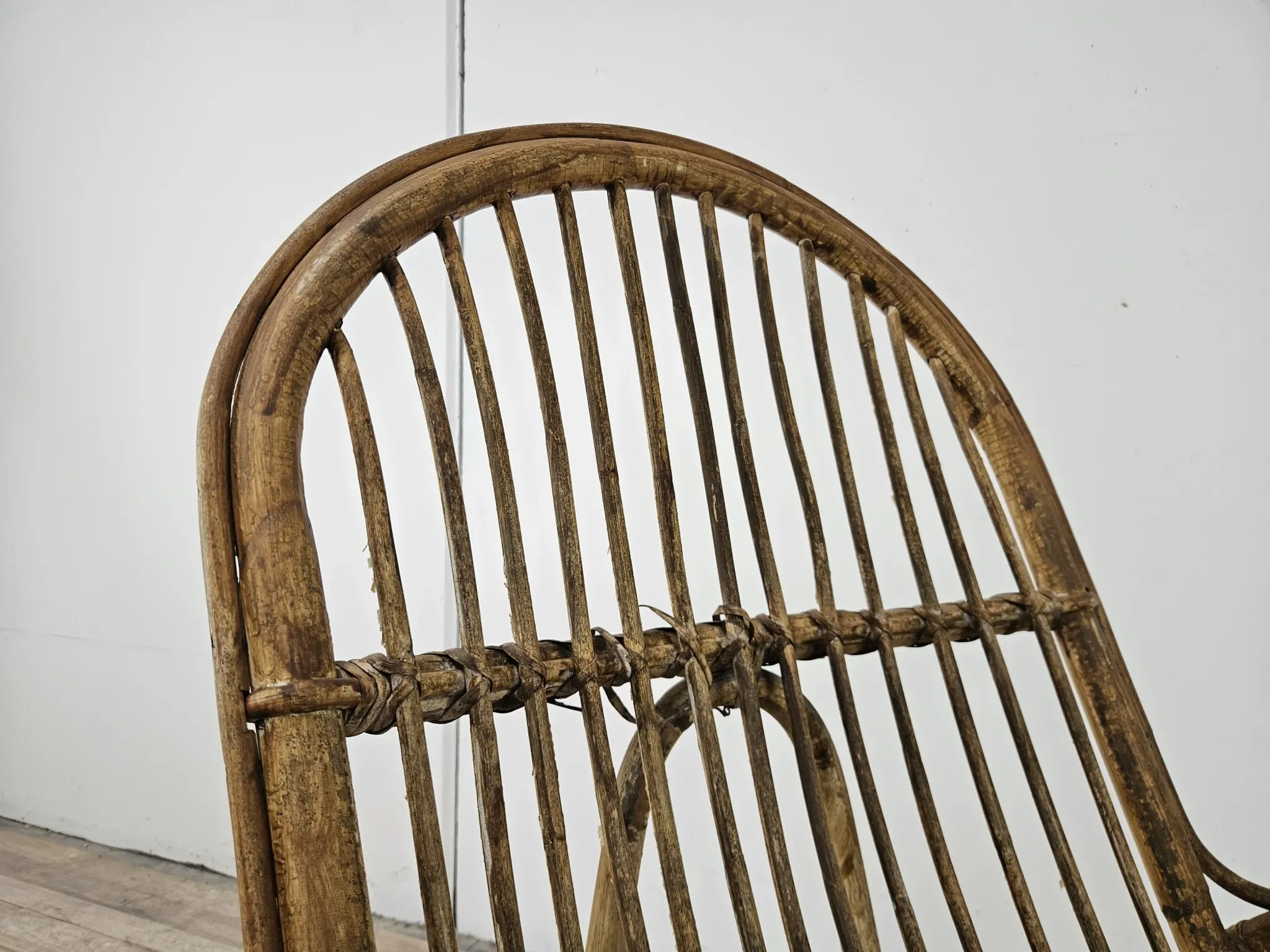 Quatre fauteuils en osier vintage, années 1970