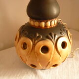 Openwork ceramic table lamp