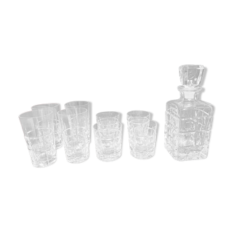 Set of decanter with glasses