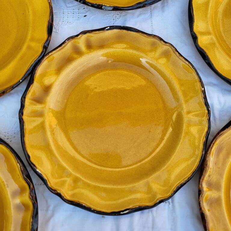 Set of 11 saffron Fleur de lys dessert plates ADP