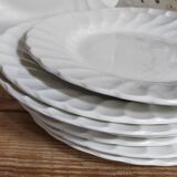 Neuf assiettes à mignardises en porcelaine fine Anglaises