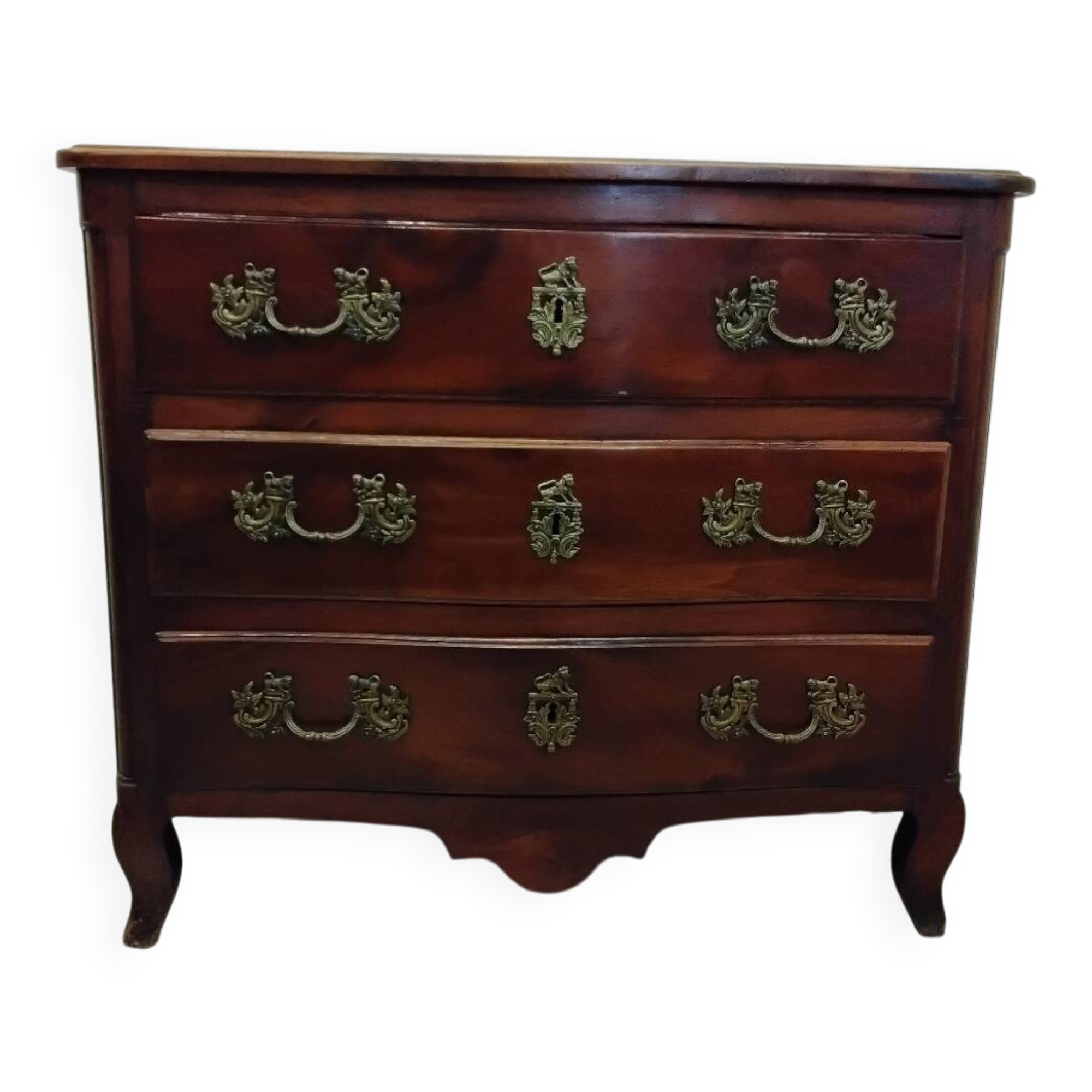 Rustic walnut chest of drawers from the 18th century