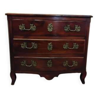 Rustic walnut chest of drawers from the 18th century