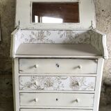 Dresser / dressing table