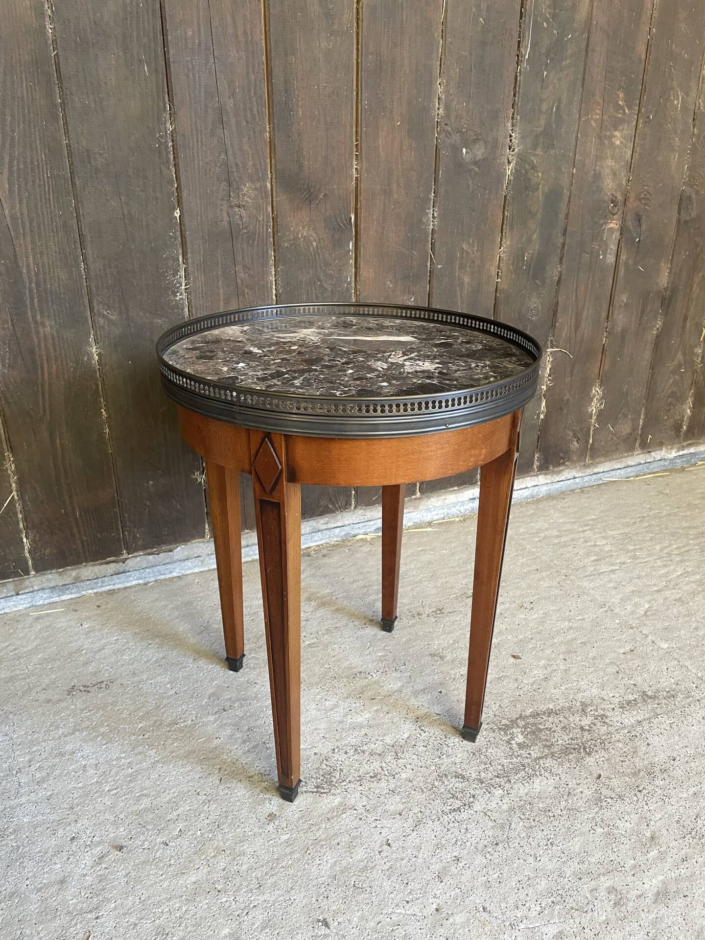 Table bouillotte