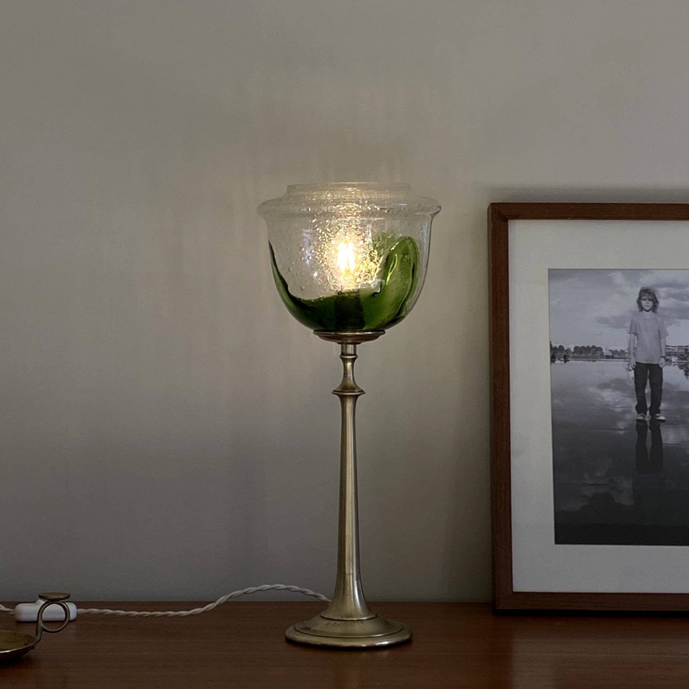 Lampe à poser globe en verre ancien Murano et pied laiton chevet