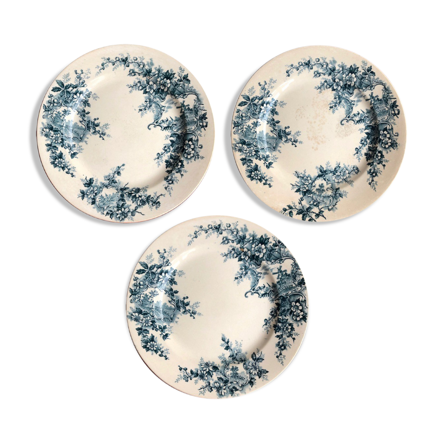 Lot of 3 flat plates in earthenware Choisy the King Iron Earth model Pompadour