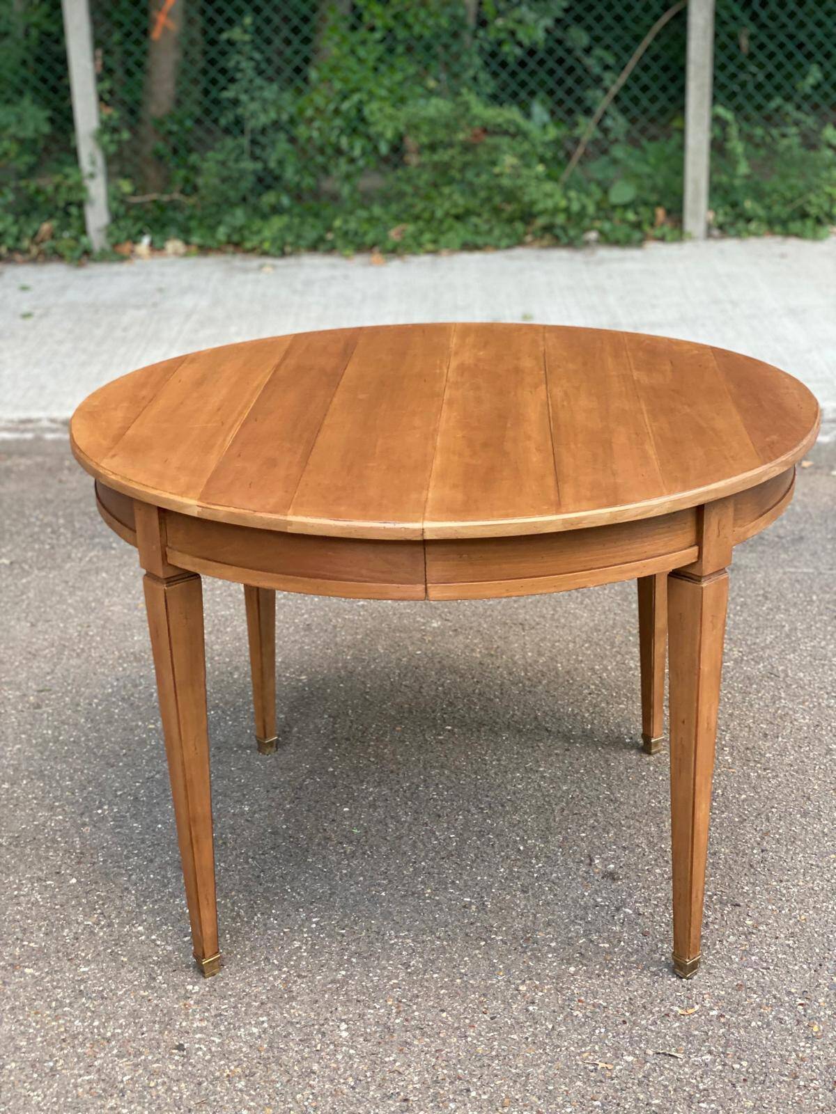 Louis XVI round extendable dining table renovated medium oak 160cm
