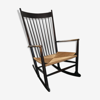 Rocking-chair J16 par Hans J. Wegner pour FDB