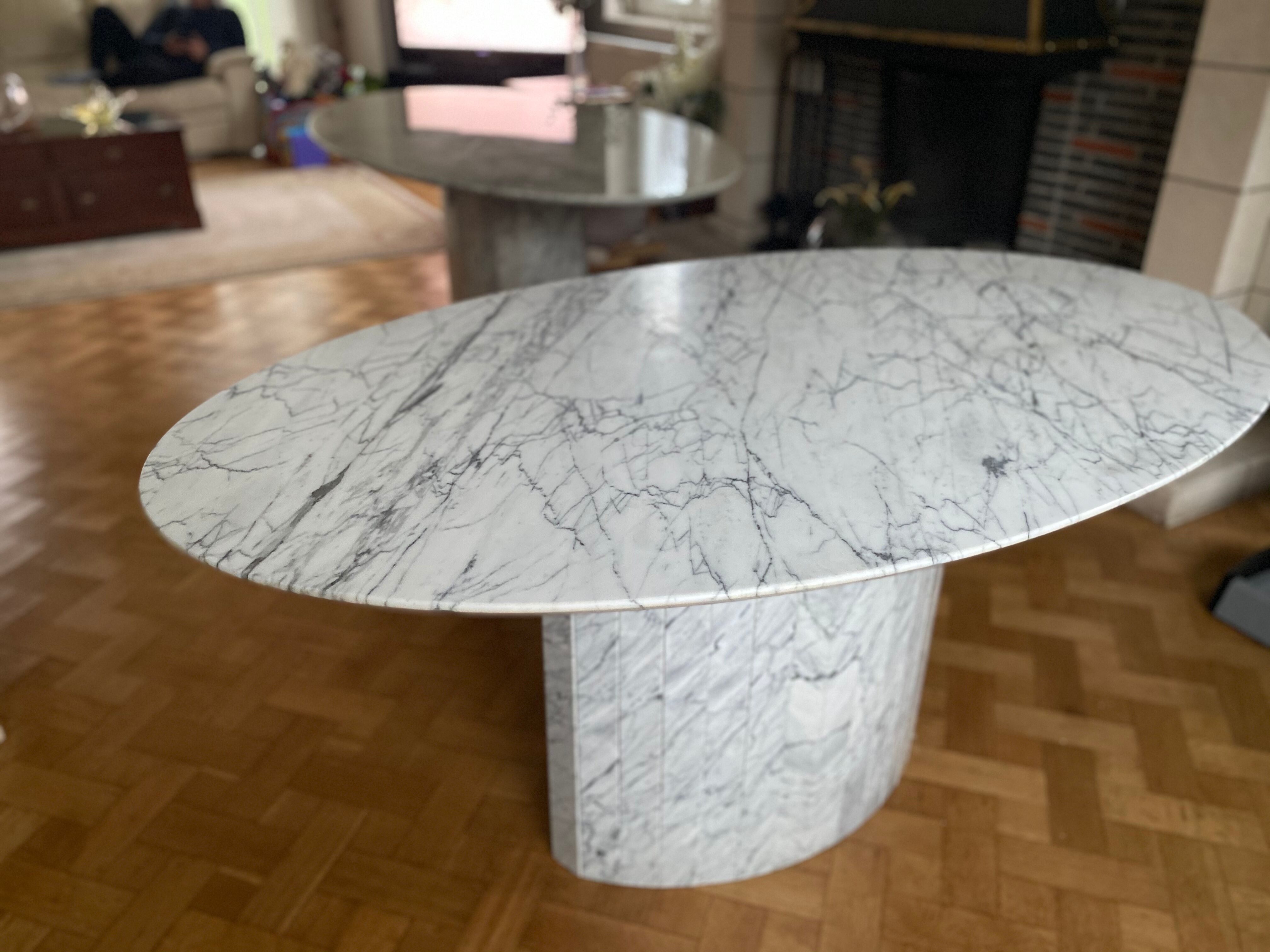 Table à manger oval marbre arabescato vintage Italie
