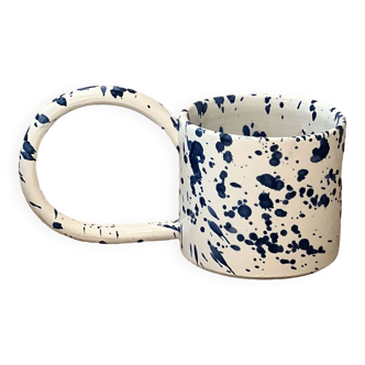 Large handle mug