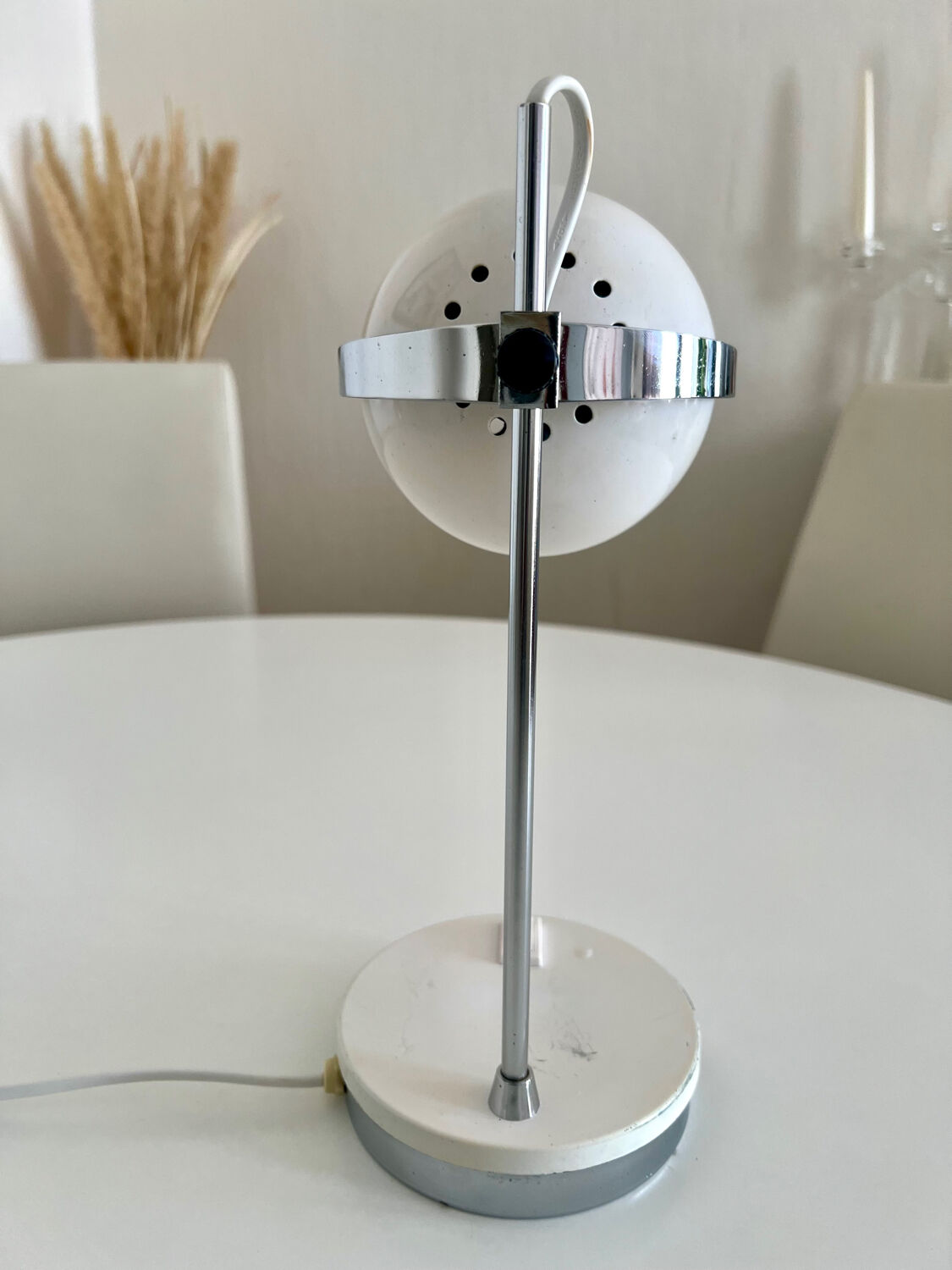 Italian adjustable eyeball lamp in chrome and opaline, 1970s.