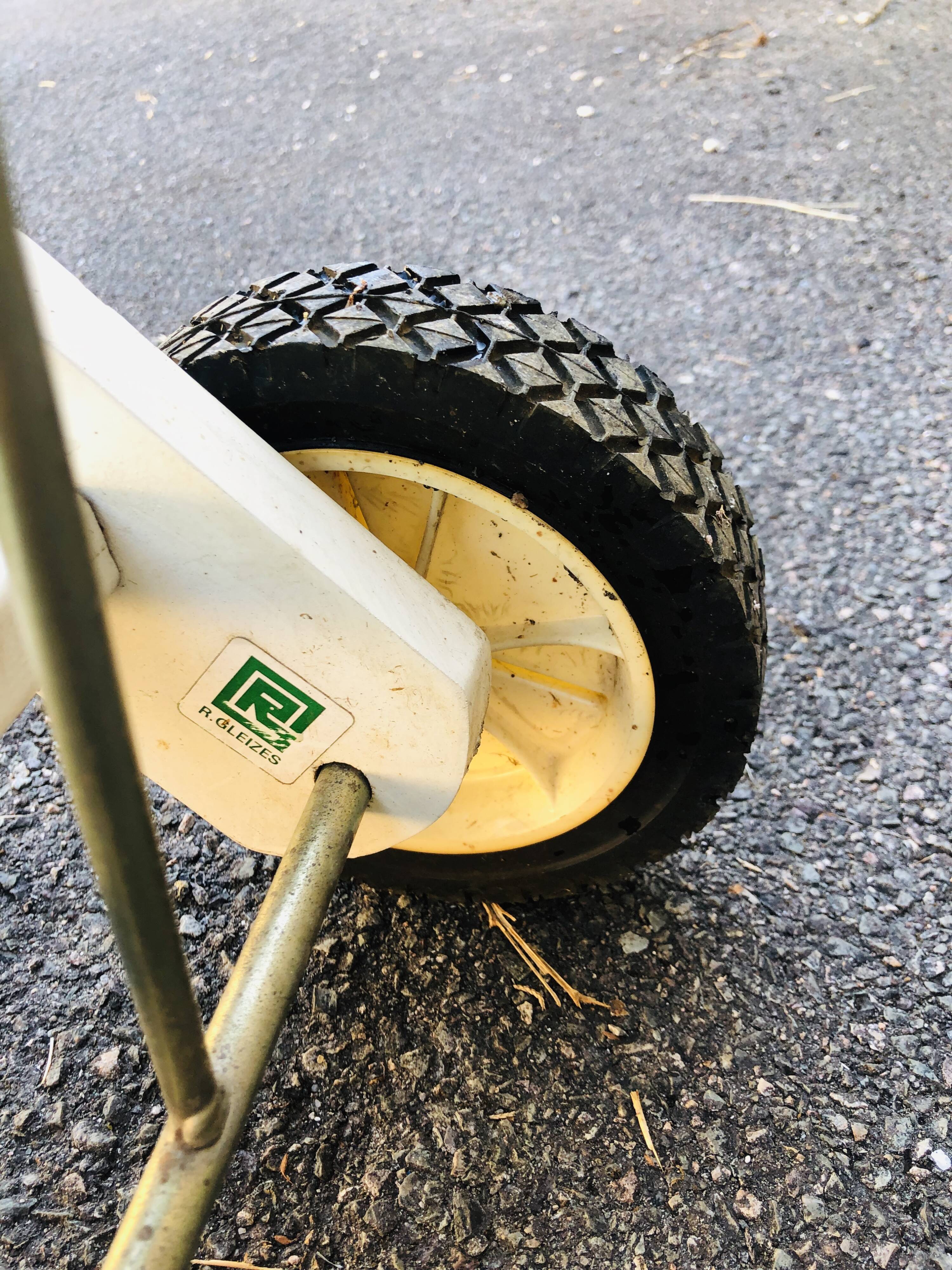 Pair of sun loungers 1960 R. Gleizes
