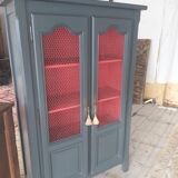 Painted showcase