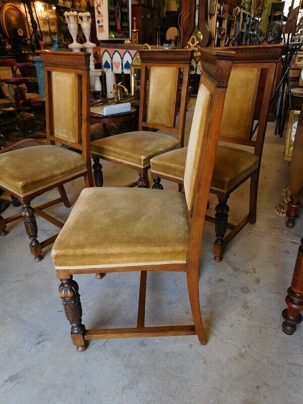 Series of 4 solid oak chairs from the end of the 19th century