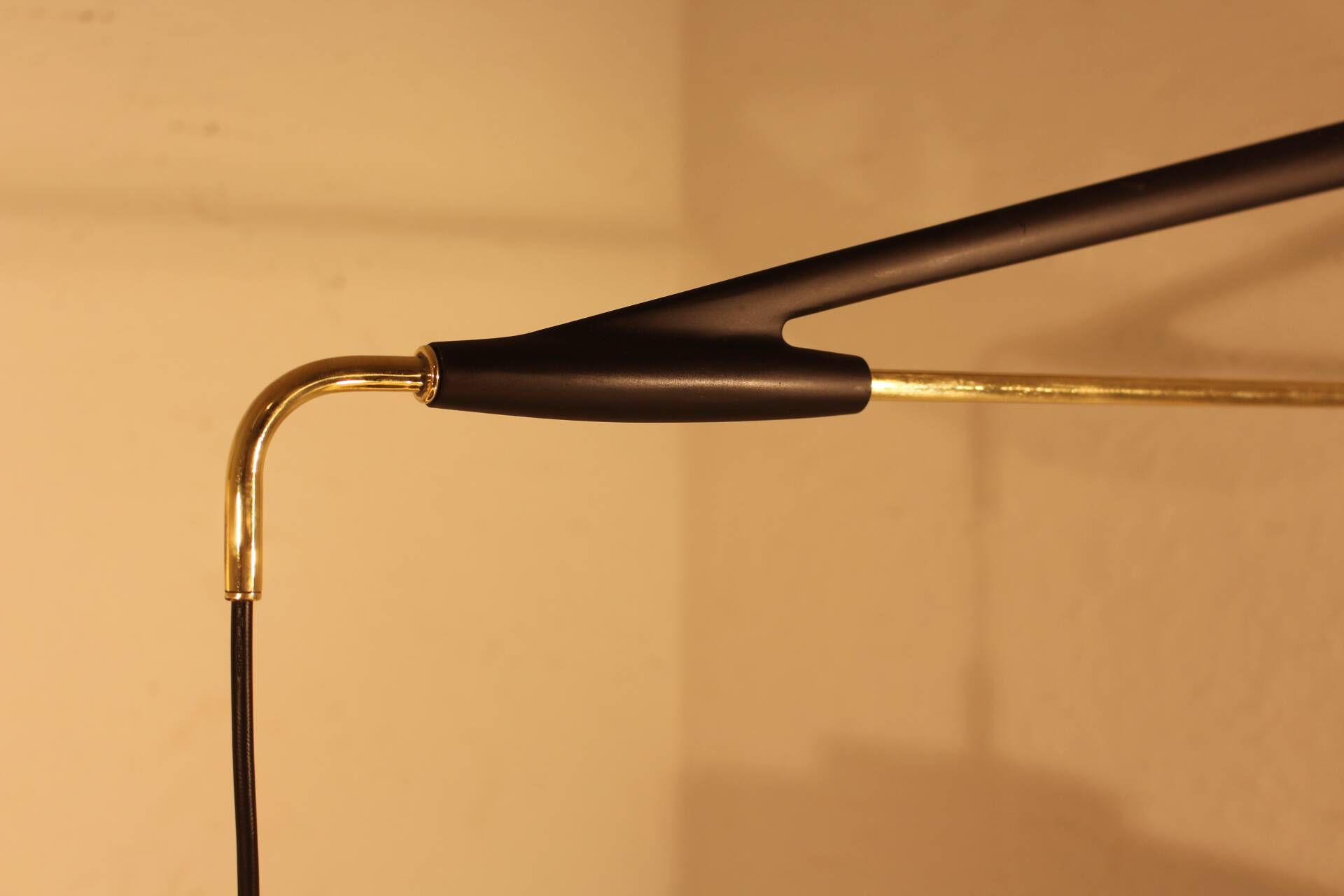 Arlus edition counterweight wall light