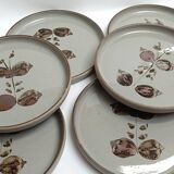 Flat plates made of Arnon stoneware