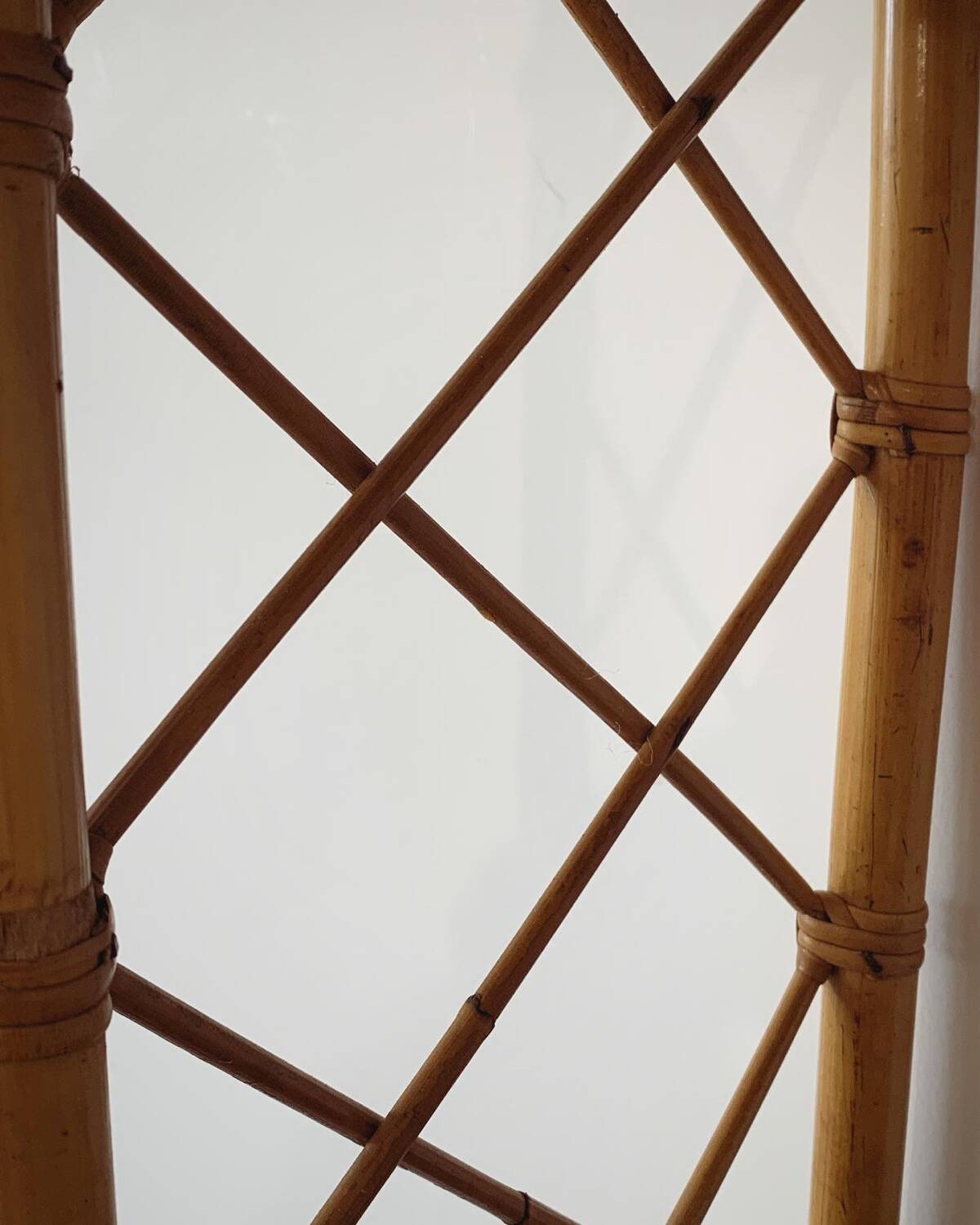 Vintage wall shelf in bamboo and wood