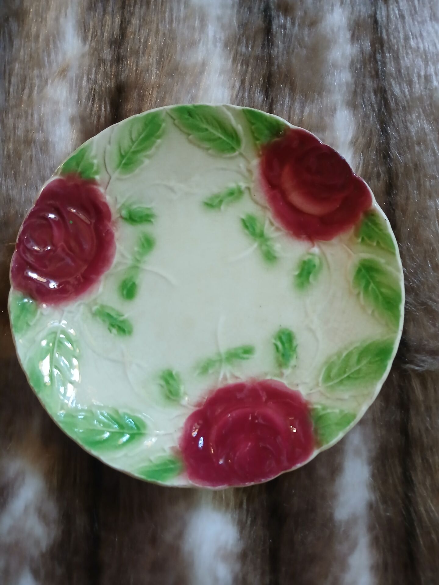 2 antique dessert plates in majolica