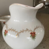Milk jug and 3 cups