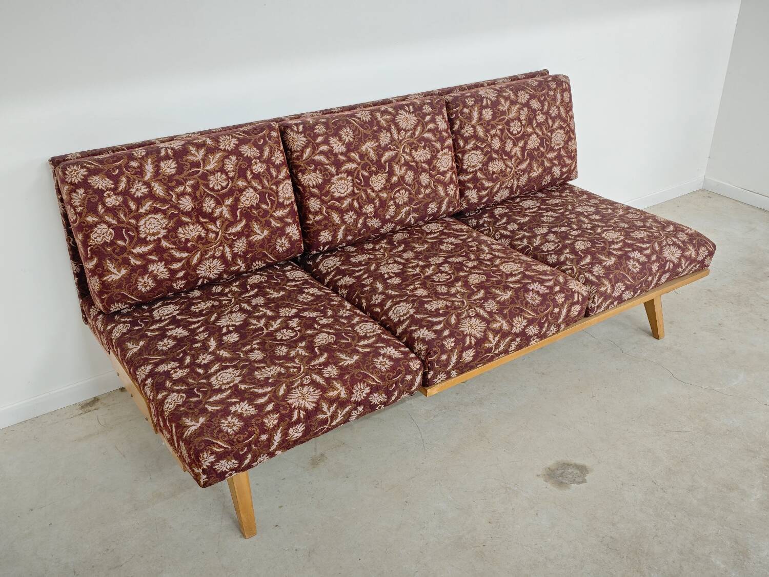 Daybed 55-17 bench by Frantisek Jirak for Tatra Pravenec 1960