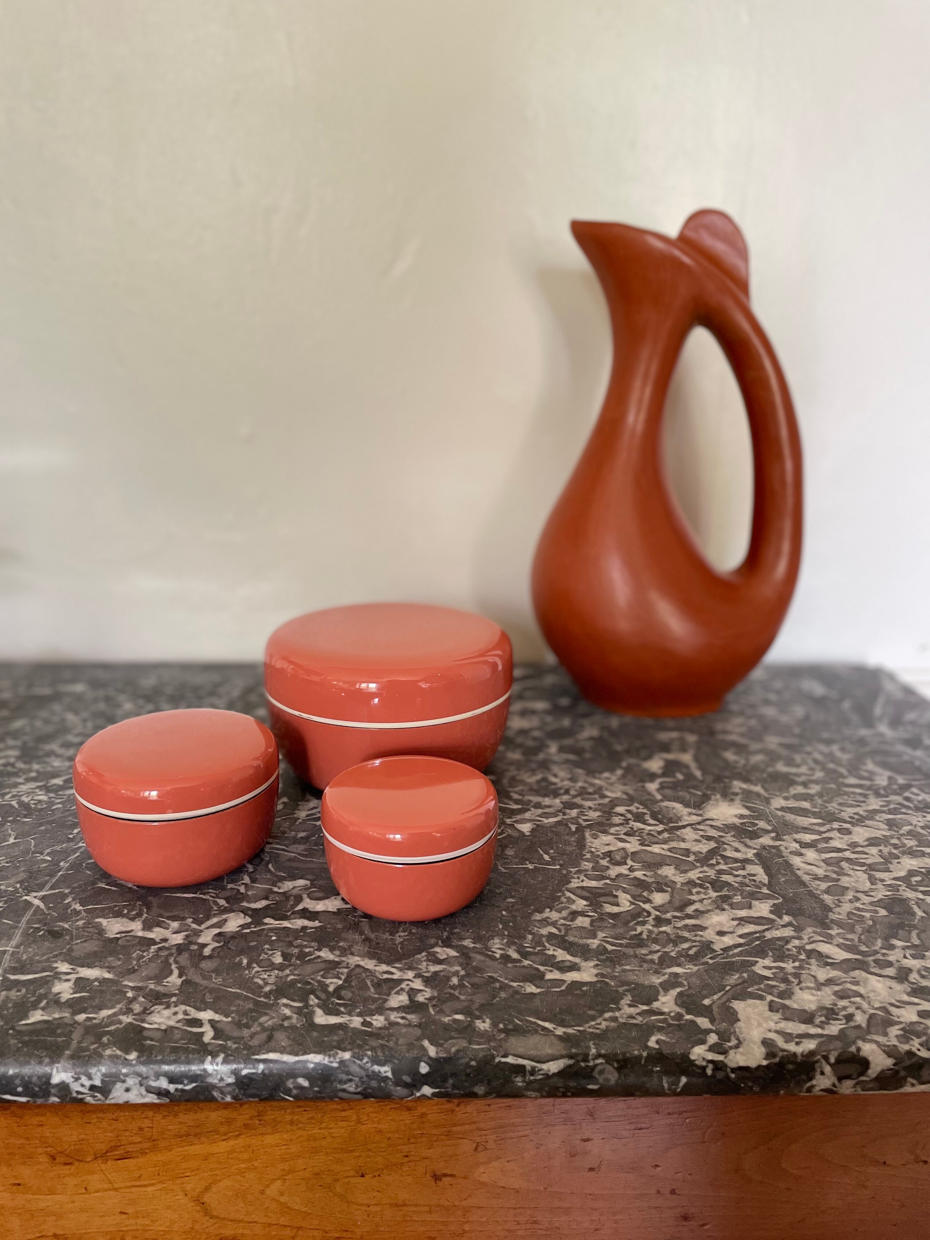 Pull-out boxes in bakelite lacquered 70s