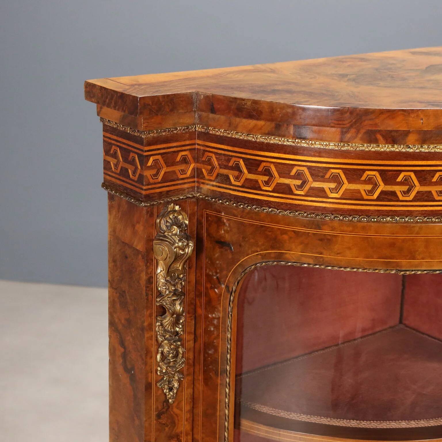 Antique walnut burl cabinet with inlays, United Kingdom, 19th century.