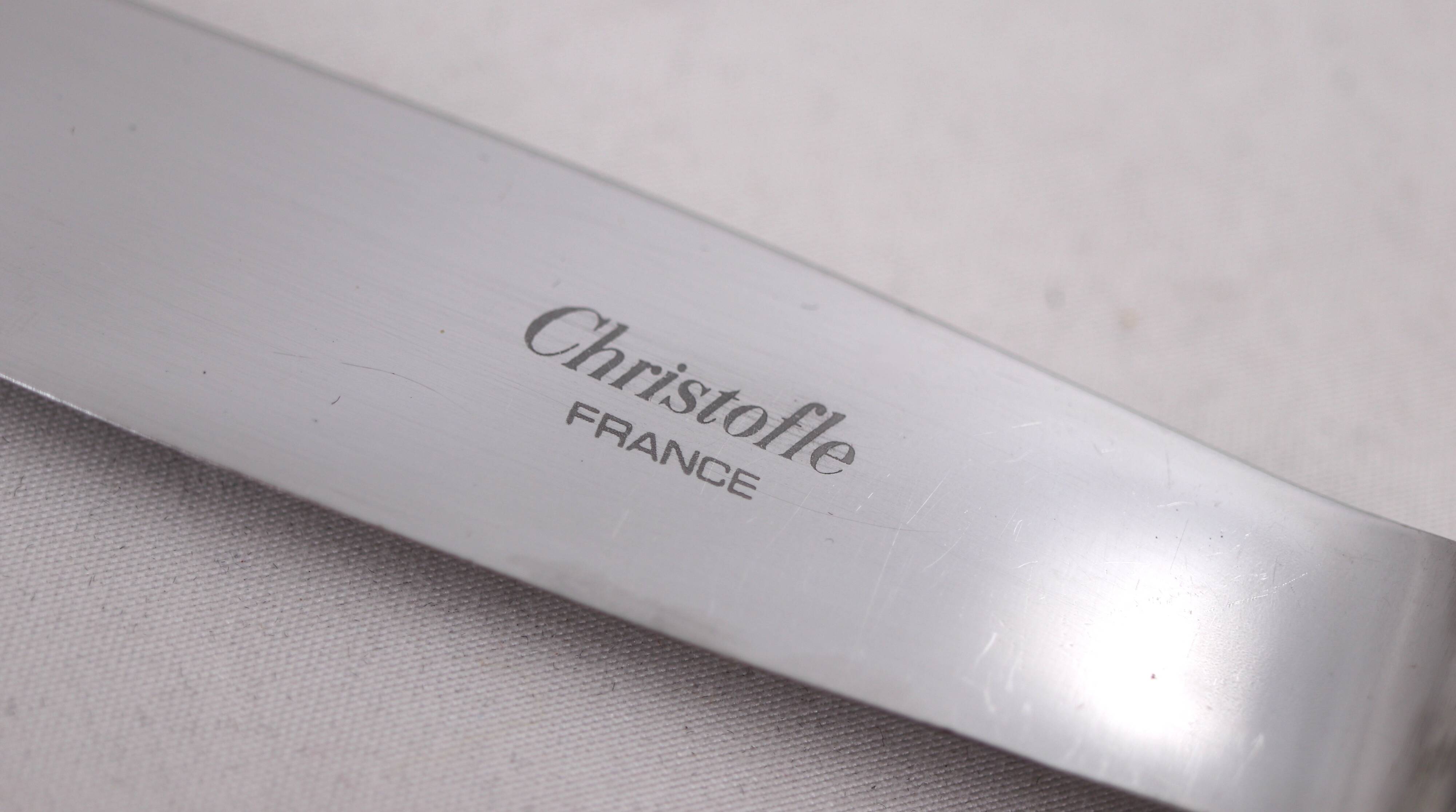 Christofle model Chinon, 10 table knives, of which 9 are intact under sealed blisters.
