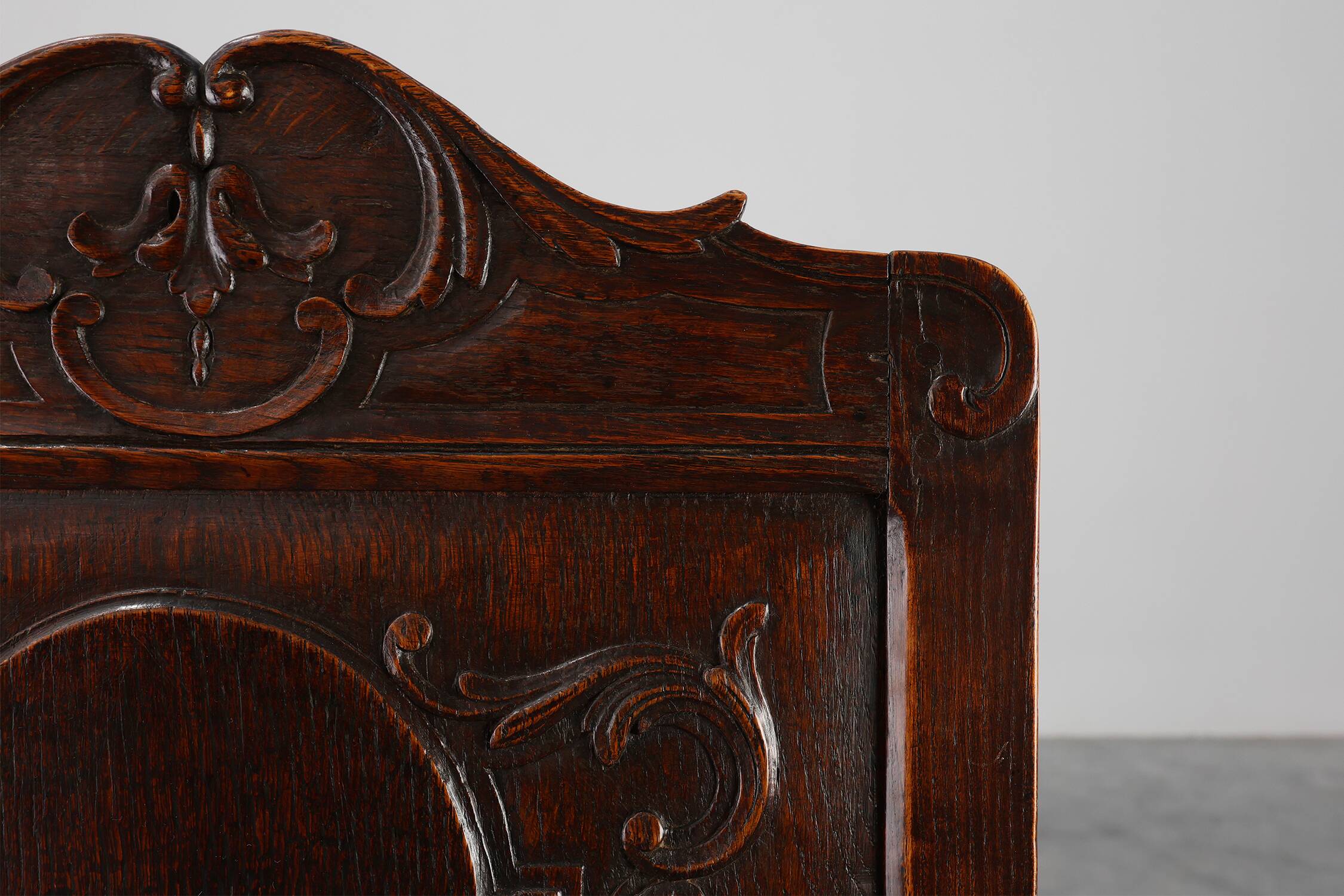 18th Century Liège Armchair in hand carved Oak, Belgium