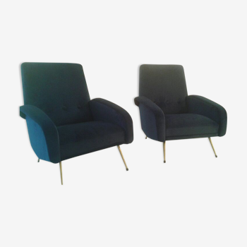 Paire de fauteuils des années 1950 en velours bleu