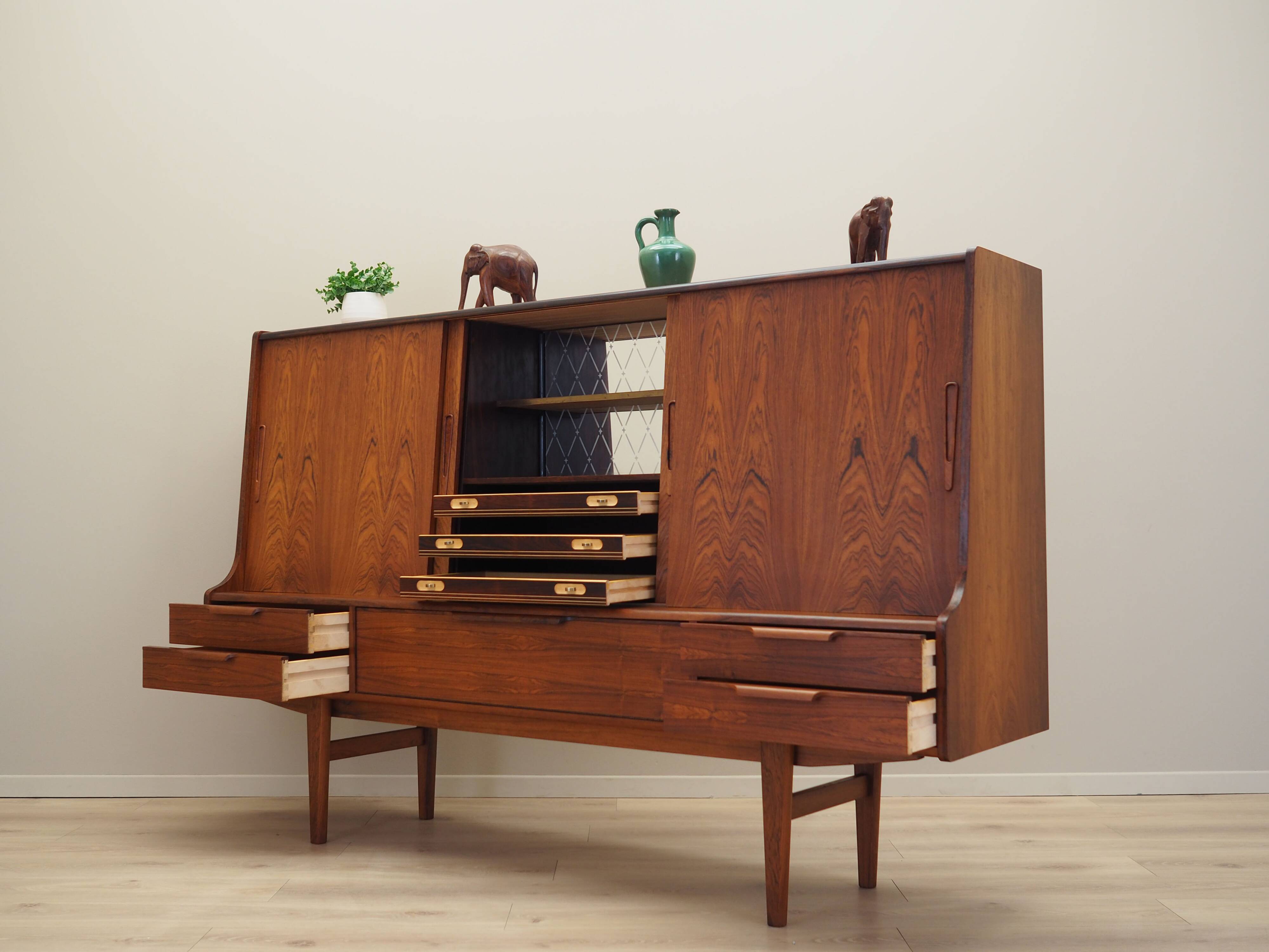 Enfilade en palissandre, design danois, années 1960, fabriqué par Luno Møbler